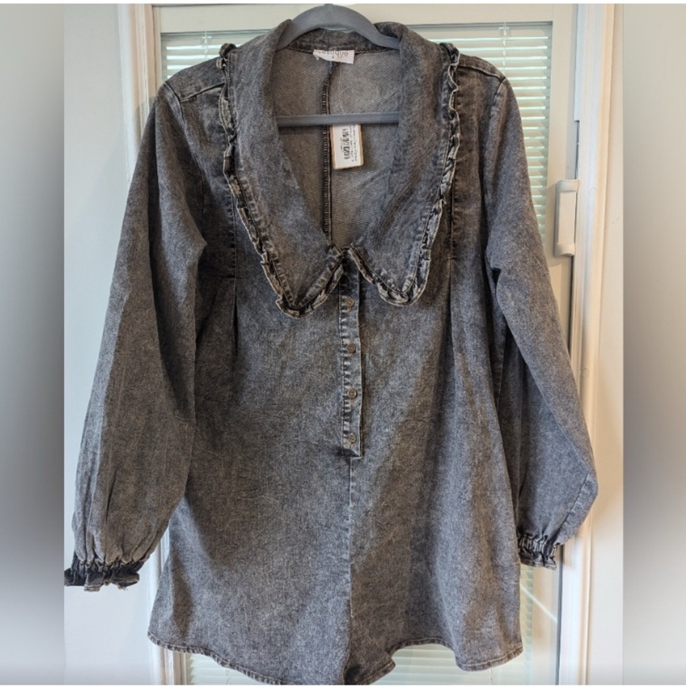 Vestique Gray Denim Ruffle Collar Blouse